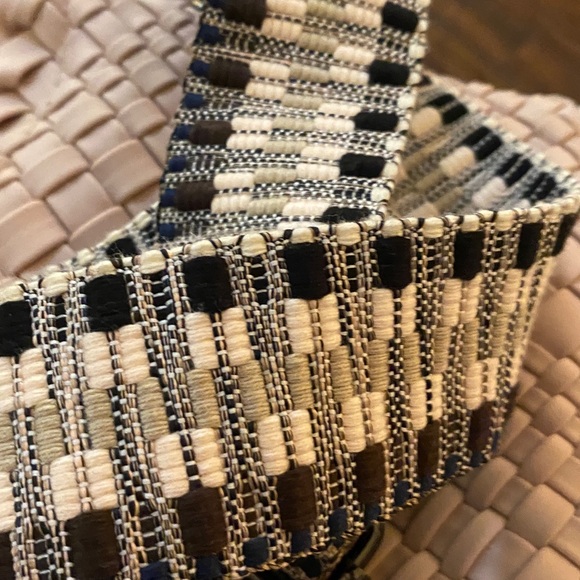 PRENELOVE Charlotte Woven Crossbody DUSTY PINK - Picture 7 of 7